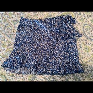Adorable blue floral flirty faux zip up wrap skirt